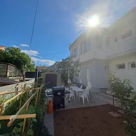 Apartamento Tomic 1 *